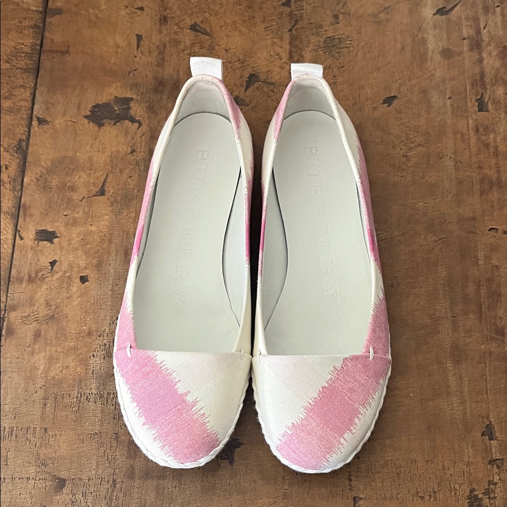 Burberry Women's Pink and Cream Flats